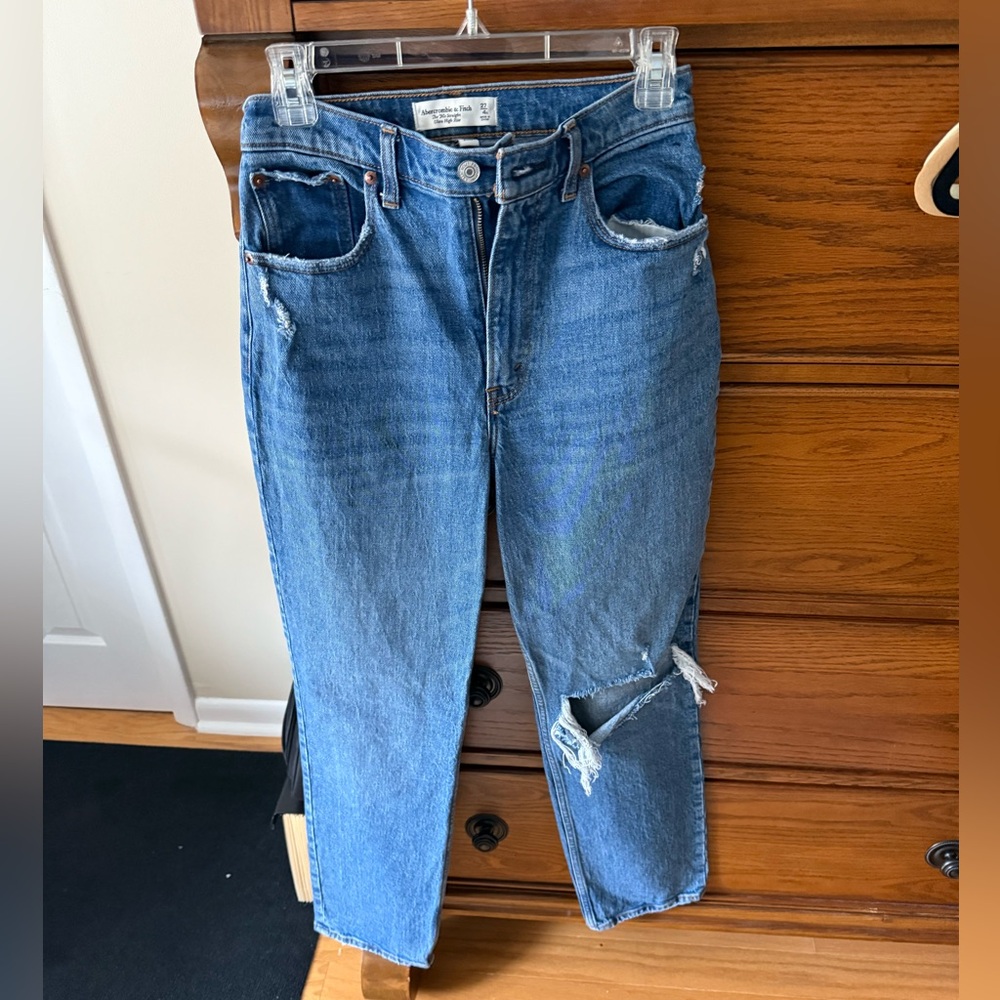 Abercrombie & Fitch Ultra High Rise Straight Jeans in Blue